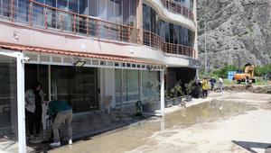 Amasyada Yeşilırmak taştı, evleri ve tarım alanlarını su bastı