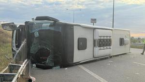 İstanbul-İzmir Otoyolu’nda can pazarı Yolcu otobüsü devrildi