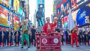 Tarihi görüntüler New Yorkun göbeğinde Mehteran rüzgarı esti
