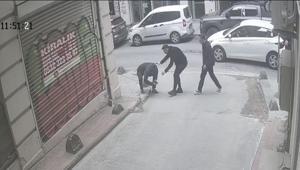 Beyoğlunda yürürken büyük bir acıyla irkildi Başına 7 dikiş atıldı