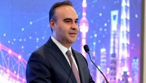 Bilim Olimpiyatlarında madalya alan öğrencilere Bakan Kacırdan tebrik