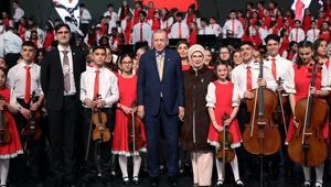 Cumhurbaşkanı Erdoğan, Cumhurbaşkanlığı Çocuk Orkestrası ve Korosu Konserini dinledi