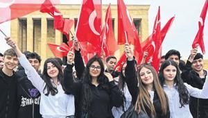 19 Mayıs coşkusu: Gençler Atasına koştu