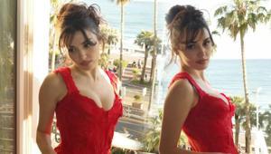 Cannesdan paylaşmaya doyamadı Hande Erçel takipçilerinden tam not aldı