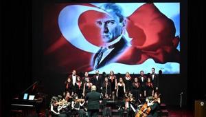 19 Mayıs şarkılarla taçlandı