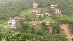 Giresunda heyelan paniği 11 ev boşaltıldı
