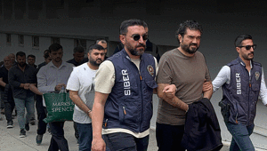 Rasim Ozan Kütahyalı’ya uzanan operasyonda yeni detaylar 5 lirayı gösteren valizle parayı aldı
