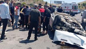 Şanlıurfa’da kurban dönüşü korkunç kaza Kontrolden çıkan otomobil ters döndü: 5 yaralı