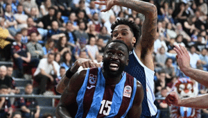 Bahçeşehir Koleji, Trabzonsporu farklı geçti ve adını yarı finale yazdırdı