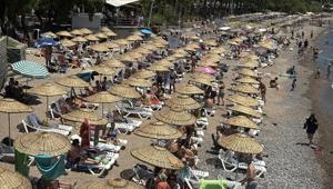 Bayramda sahillere akın Bodrum ve Antalya’da adım atacak yer kalmadı