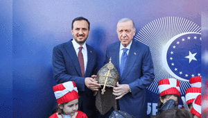 Cumhurbaşkanı Erdoğana özel hazırlanan miğfer hediye edildi