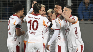 Galatasarayda çifte ayrılık iddiası Yabancı kuralı planları bozdu