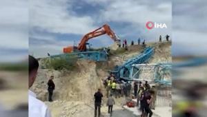 Arnavutköy’de korku dolu anlar İnşaat şantiyesinde vinç devrildi: 2 ağır yaralı