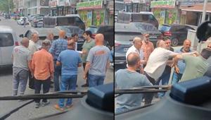 Trafikte yol verme kavgası kamerada Yumruklar peş peşe geldi
