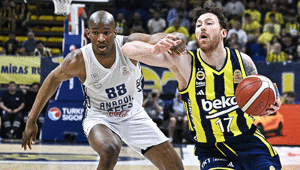 Fenerbahçe yarı final serisinde Anadolu Efesi mağlup etti, seride durumu 2-0a getirdi
