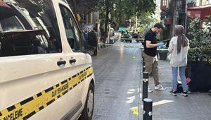 Beyoğlunun göbeğinde sinsi saldırı Caddede yürürken arkasından yaklaşıp silahla vurdu