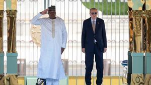 Cumhurbaşkanı Erdoğan, Nijer Cumhurbaşkanı Tchianiyi resmi törenle karşıladı
