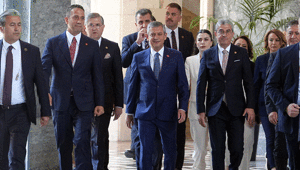 Özgür Özel ve ekibi yeni parti kuracak mı Kulislerdeki 3 kritik senaryo