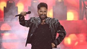 Ankarada Tarkan coşkusu Konsere binlerce kişi akın etti