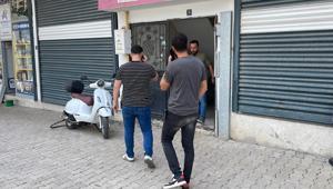Siverekte baba dehşeti Eşi ve kızını silahla vurdu