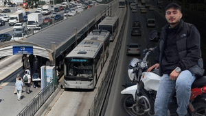 Metrobüste dehşet Yan baktın tartışması can aldı: Baba ve oğlu, 22 yaşındaki gencin peşine düştü