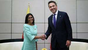 Masada iki kritik konu var Bakan Bayraktar, Venezuela geçici Devlet Başkanı Rodriguez ile görüştü