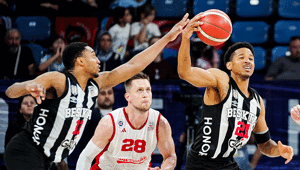 Beşiktaş play-off serisinde Bahçeşehir Kolejine karşı durumu 2-2ye getirdi