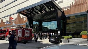 Elazığda otel yangını Çatıdan yükselen dumanlar paniğe yol açtı