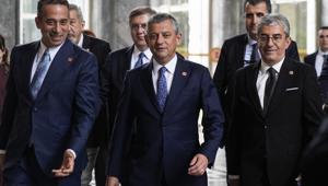 Son dakika Özgür Özelin peşinde olduğu parti DSP Genel Başkanı Aksakal teklifi doğruladı
