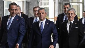 Son dakika Özgür Özelin peşinde olduğu parti DSP Genel Başkanı Aksakal teklifi doğruladı