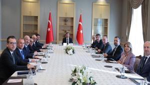 Cumhurbaşkanı Yardımcısı Yılmaz, Ekonomi Politikaları Kurulu üyeleriyle bir araya geldi