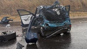 Çanakkalede tankere çarpan otomobildeki 2 kişi öldü, 2 kişi ağır yaralandı