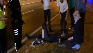 Bursa İnegöldeki kazada anne, yaralı oğlunun elini tutarak moral verdi