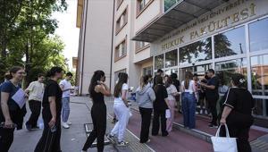 YKS 2026da ikinci gün heyecanı AYT başladı: Milyonlarca aday ter dökecek