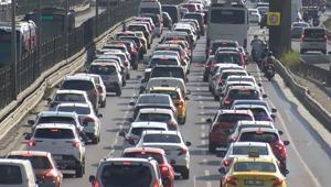 İstanbulda haftanın ilk iş gününde trafik yoğunluğu