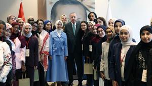 Cumhurbaşkanı Erdoğan, Genç Müslüman Kadınlar Liderlik Programı katılımcılarını kabul etti