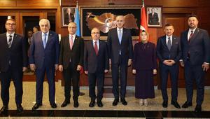 TBMM Başkanı Kurtulmuş, Türkiyenin Bakü Büyükelçiliğini ziyaret etti