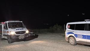 Burdur Gölünde kanoyla açıldıktan sonra kendilerinden haber alınamayan 2 kişi aranıyor