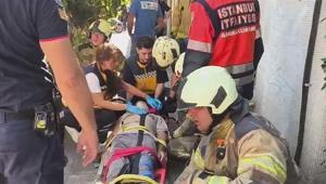 Kadıköyde yıkımı yapılan bina çöktü; işçiler kurtarıldı