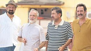 Çakallar uluslararası güldürecek