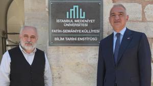 Bakan Ersoydan Prof. Dr. İhsan Fazlıoğluna ziyaret