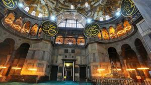 Ayasofyanın yeniden cami statüsüne kavuşmasının üzerinden 6 yıl geçti
