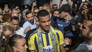Fenerbahçenin yeni transferi Mason Greenwood İstanbula geldi Maceraya başlamak için hazırım