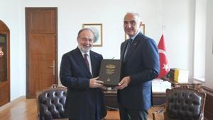 Bakan Ersoy: Medeniyet birikimimizi ilimle buluşturan çalışmaları memnuniyetle takip ediyoruz