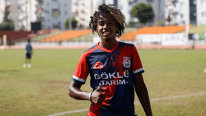 Sudanlı annenin Yörük oğlu Ahmet Göklünün hedefi futbol kariyerinde ilerlemek