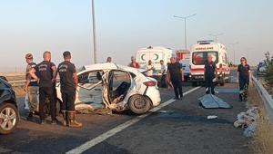 Otomobil ile minibüs çarpıştı: 2 kişi öldü, 8 kişi yaralandı