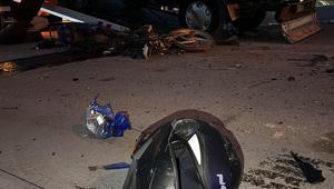 Boluda motosiklet ile kamyonet çarpıştı: 1 ölü, 1 yaralı