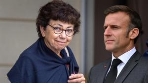 Macron hükümetinde şok bakan istifası Arılara zarar veren yasa kriz çıkardı