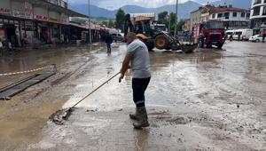 Kastamonuda geceyi sel vurdu 150den fazla bina su altında kaldı