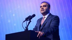Bakan Kacır uluslararası bilim olimpiyatlarında madalya kazanan öğrencileri tebrik etti